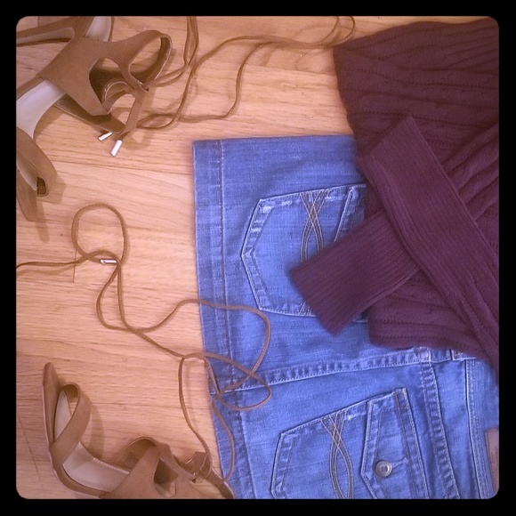 Abercrombie and Fitch skirt and sweater - Picture 2 of 5